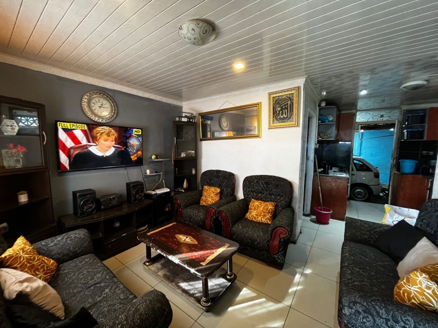 3 Bedroom Property for Sale in Manenberg Western Cape